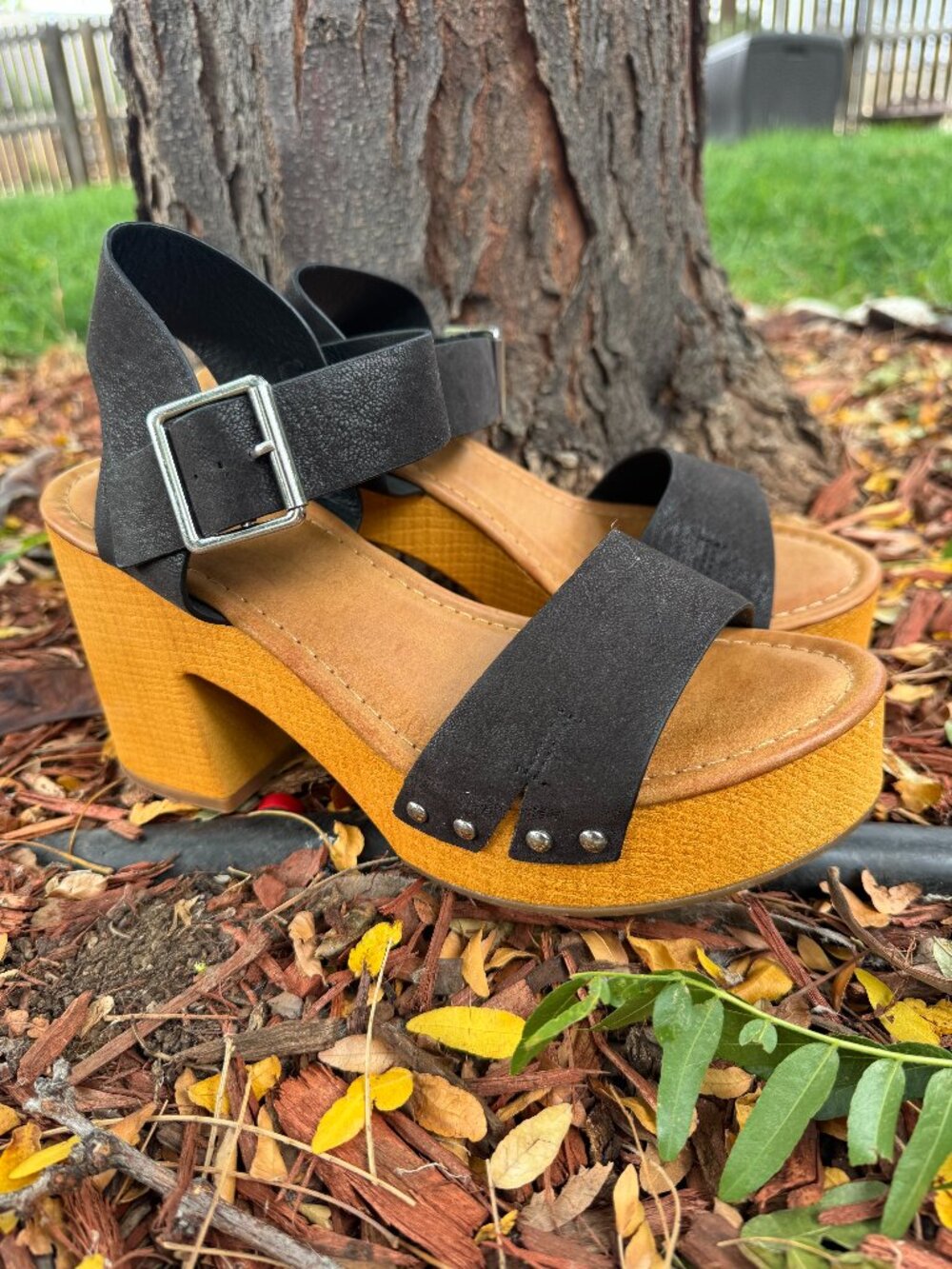 NEW: MIA Nira Black Faux Leather Wooden Platform Clog Sandals - Size 8.5